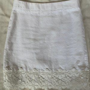 J Crew White Mini Skirt with Lace Trim Size: 00